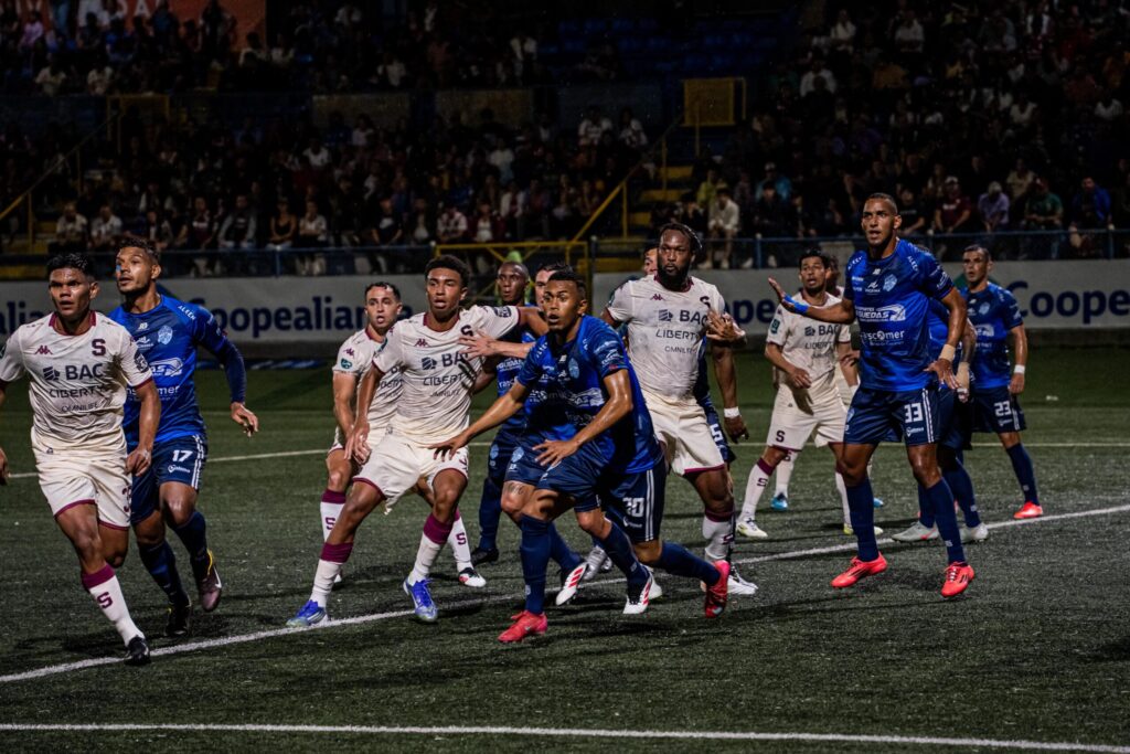 Saprissa liquidó a Pérez en el epílogo