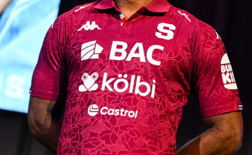 “Firmó contrato”: Saprissa se asegura a una joya para reforzar un puesto clave para Hernán Medford
