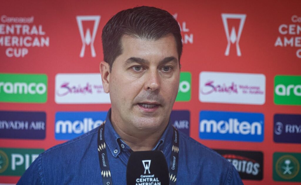 Ismael Rescalvo no se guarda nada y le responde a la afición de Alajuelense que pide su salida inmediata