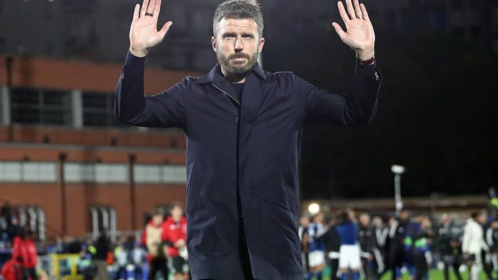 Senne Lammens respalda a Carrick y afirma que la directiva del Manchester United también está con él