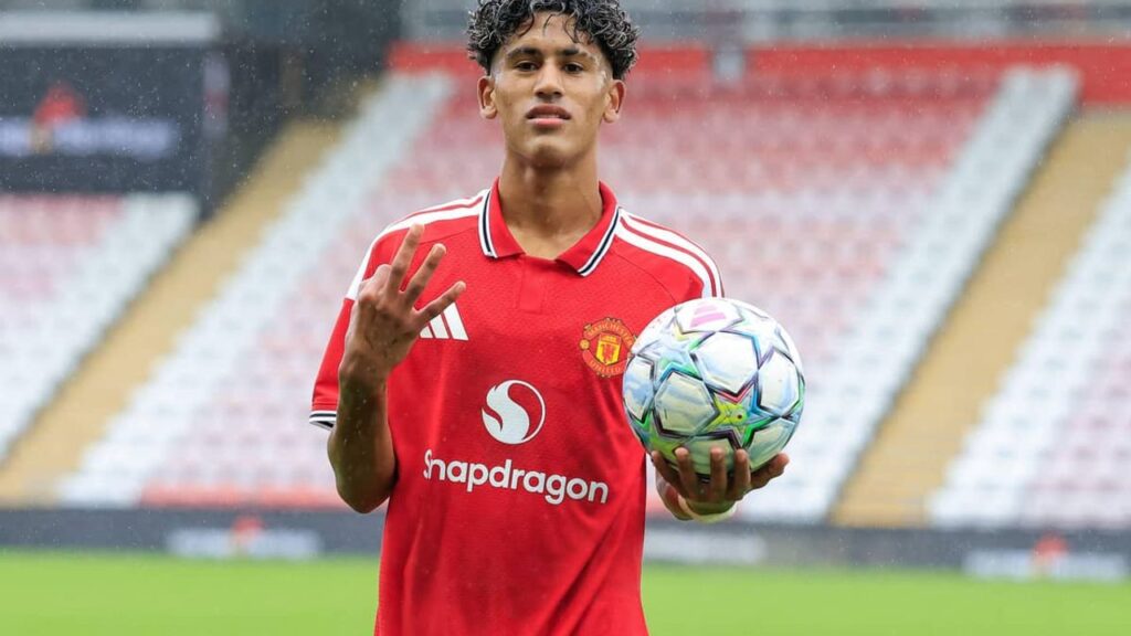 Manchester United bloquea la salida inmediata de JJ Gabriel y Real Madrid y PSG apuntan a un acuerdo antes de enero