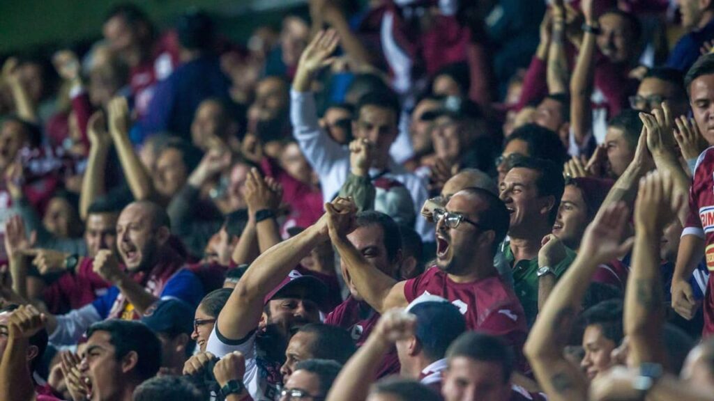 Orlando Sinclair habría salido lesionado del partido de Saprissa ante San Carlos