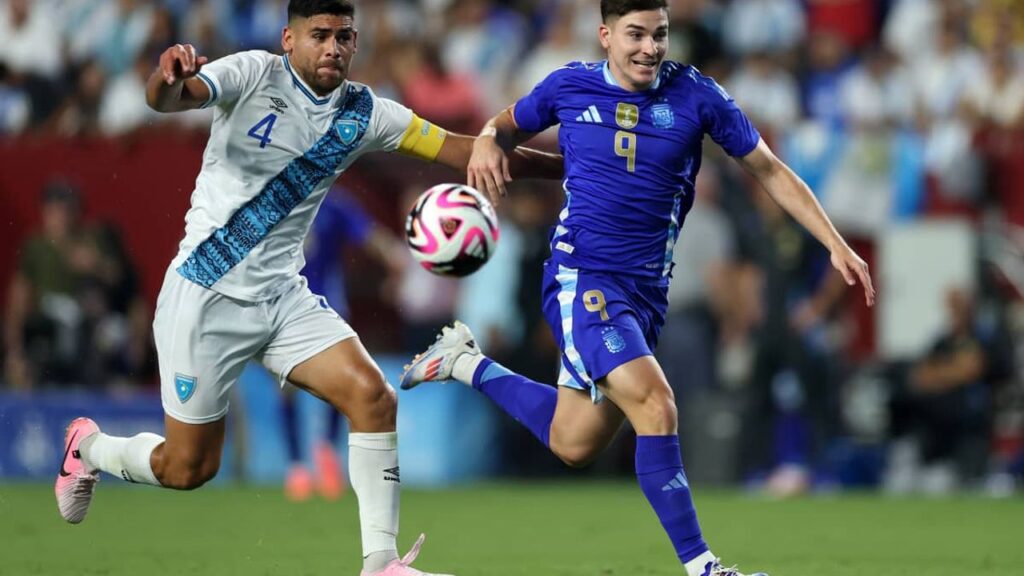 José Carlos Pinto volvió a jugar con Comunicaciones en el triunfo ante Antigua