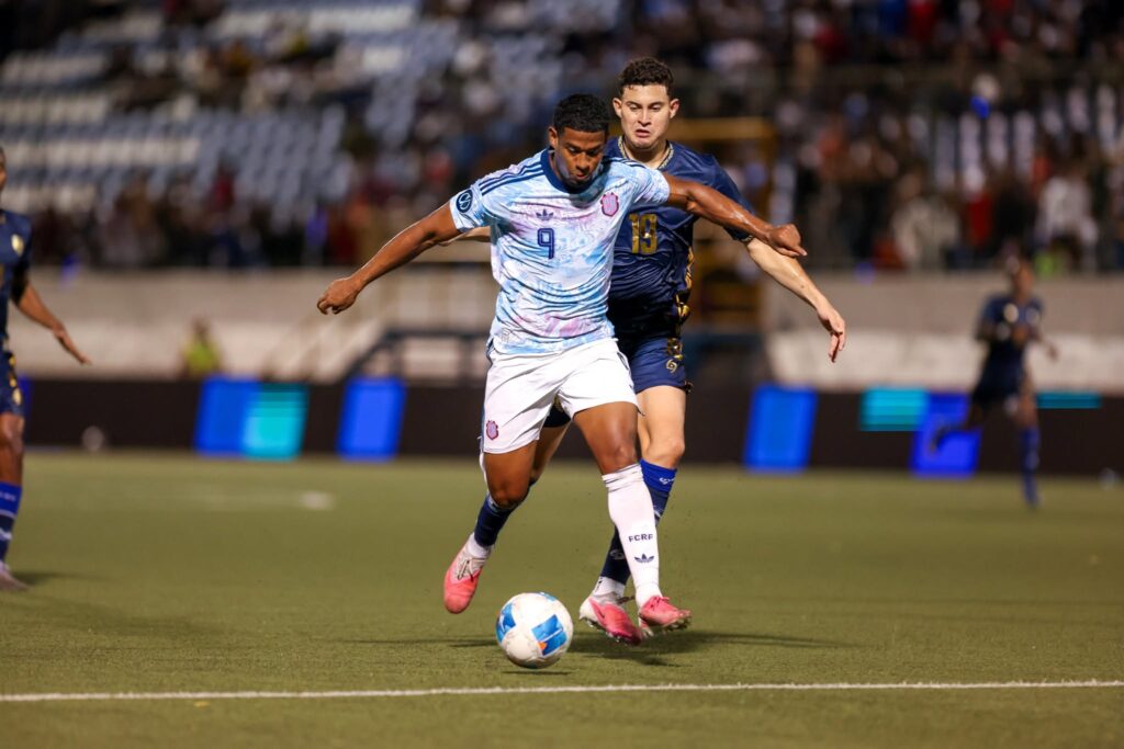Josimar Méndez causa baja para el juego ante Haití por acumulación de amarillas