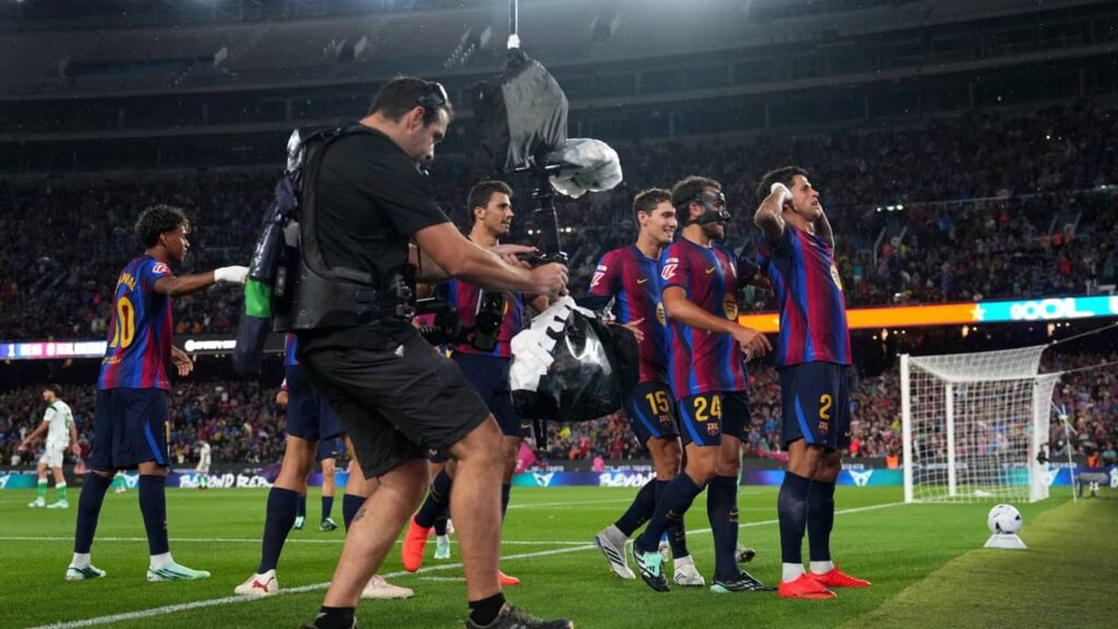 “Me gustaría verlos entrar al campo”: Cancelo reta a sus críticos tras la derrota ante el PSG